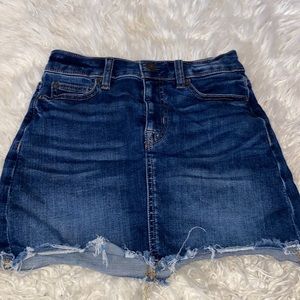 American Eagle skirt. extremely stretchy and super comfortable.